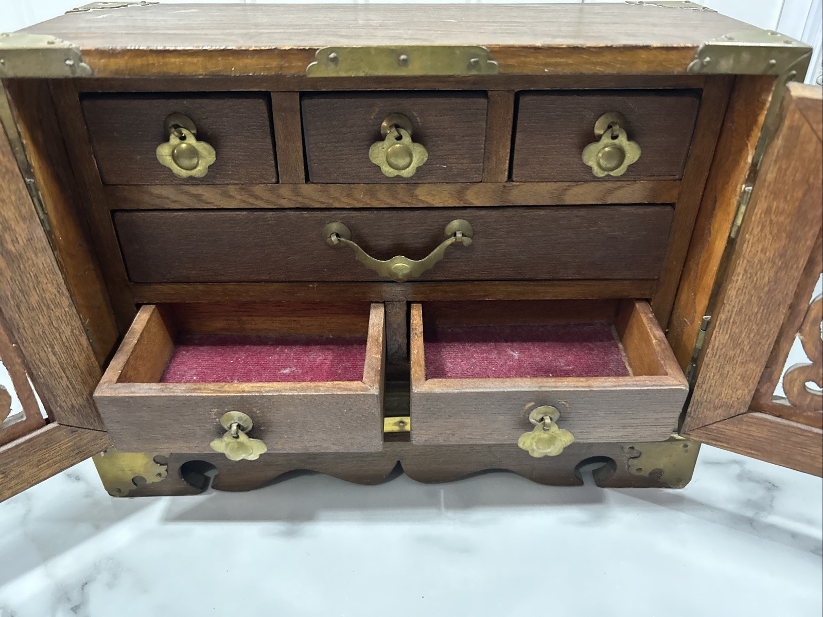 VTG CHINESE ASIAN WOOD & BRASS JEWELRY BOX CHEST 2 TURTLE WOOD DOORS & 6 DRAWERS