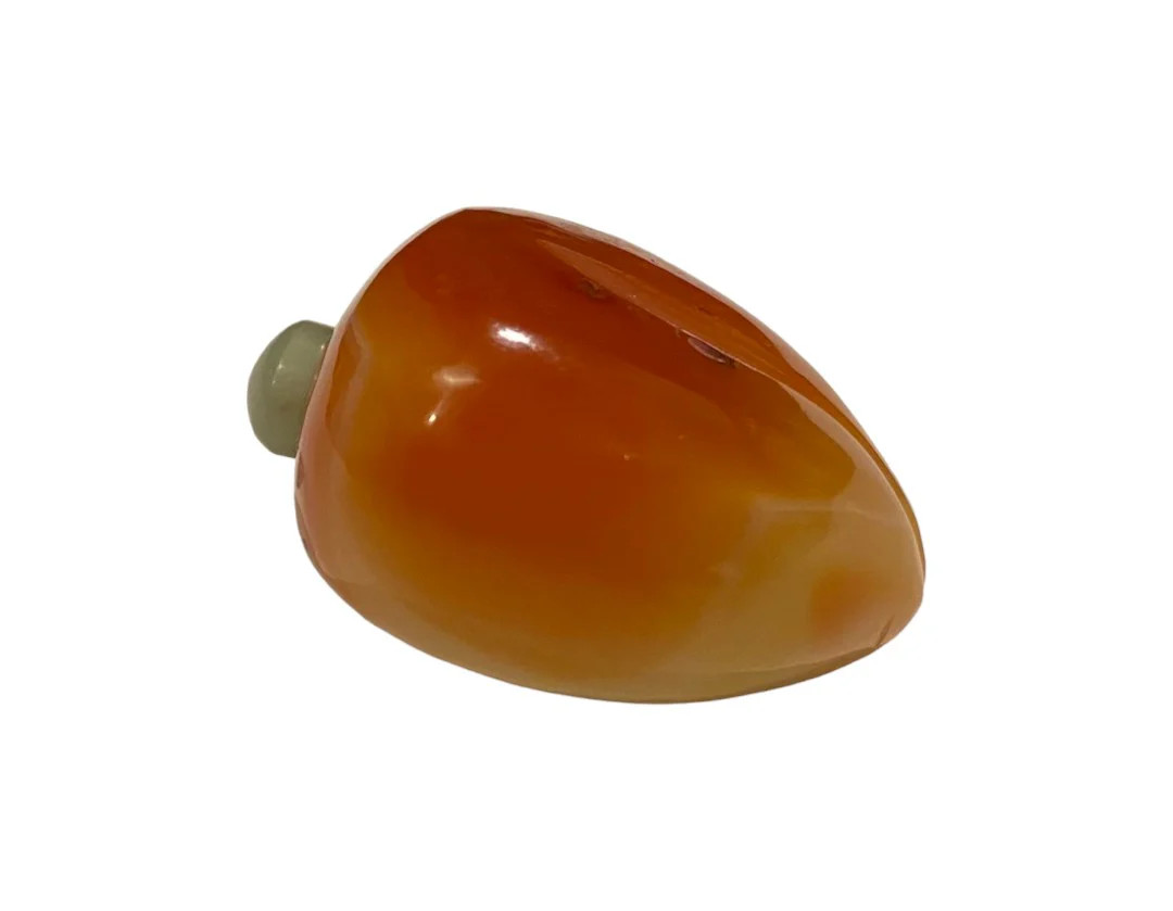 Peach Form Carnelian Snuff Bottle