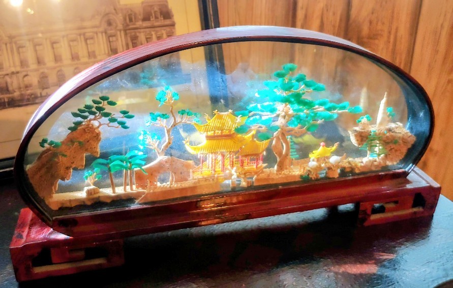 Vintage Oval Chinese/Asian Cork Art Hand Made Lacquered Wood With Glass 14x7x2