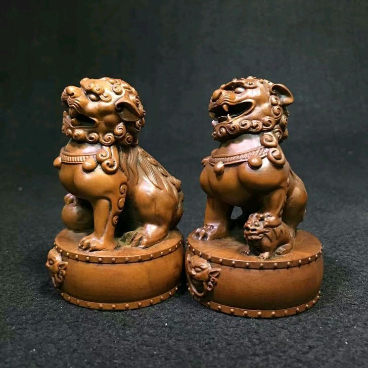 Chinese Boxwood Wood Carving Fengshui Lion Fu Foo Dog Guardion Beast Statue Pair