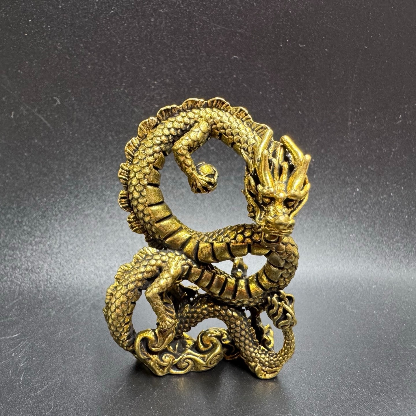 Vintage Hollow Brass Coiled Dragon Statue Play Pearl Fenghui Wealth DeskOrnament