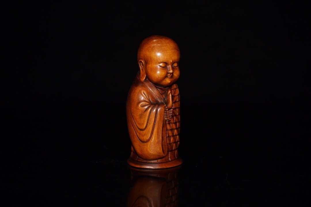 2.8″ Collect China Box-wood Carving Buddhism Monk Reciting Scriptures Statue