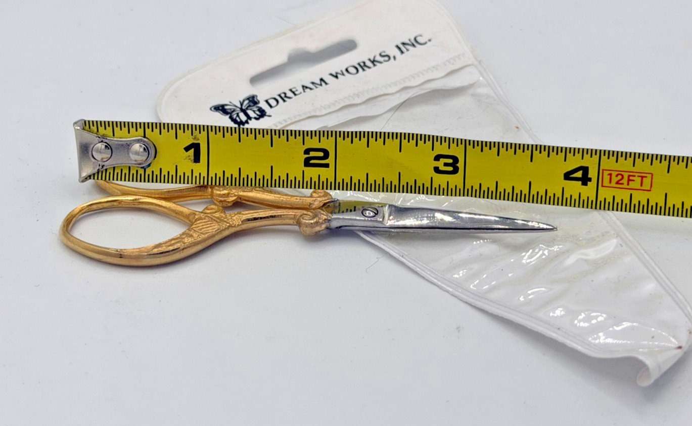 Dream Works Inc A Fine Embrorery Scissor with case