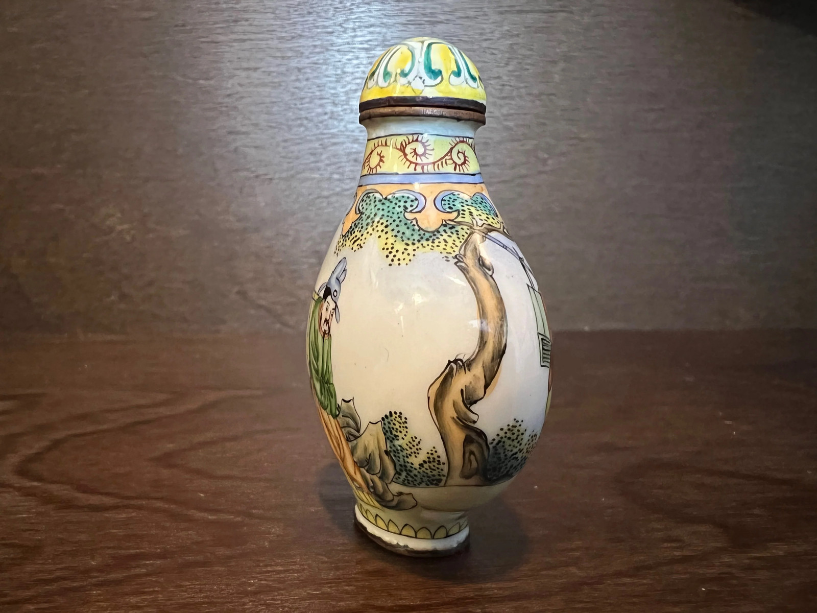 Canton Enamel Snuff Bottle