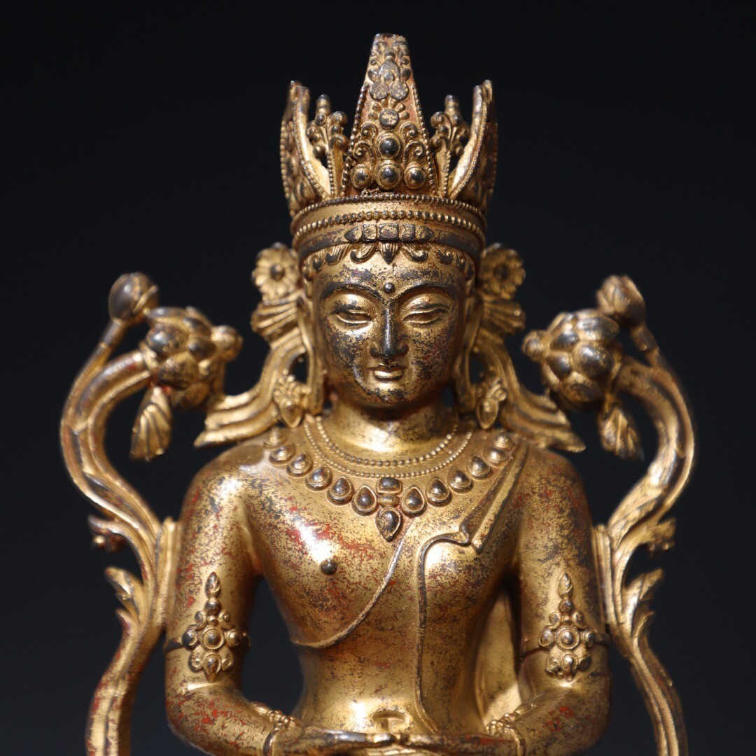 Bronze mud gold statue of the Longevity Buddha