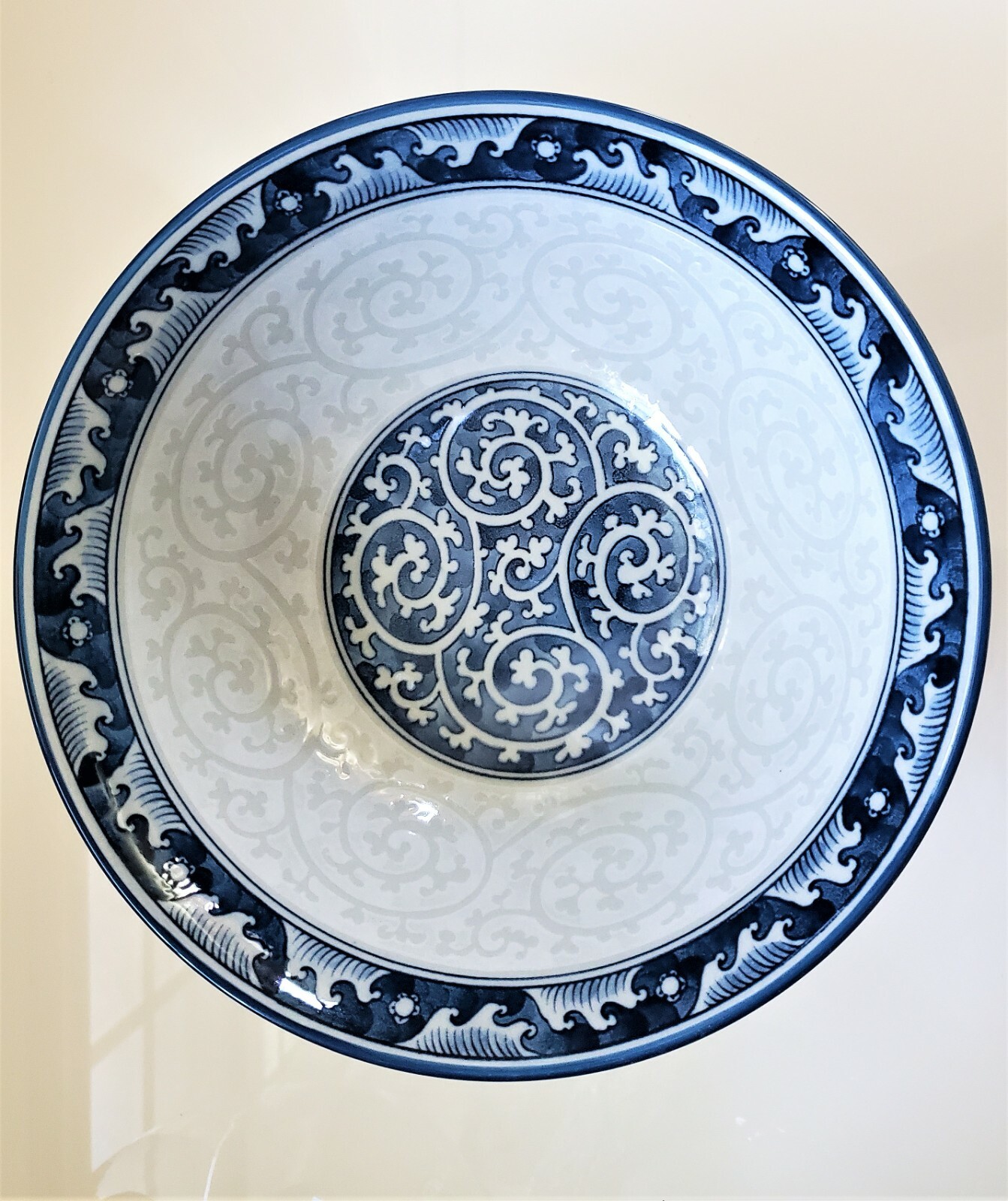KARAKUSA SEIGAIHA Japan arabesque blue pattern High quality Bowl, 8.25″
