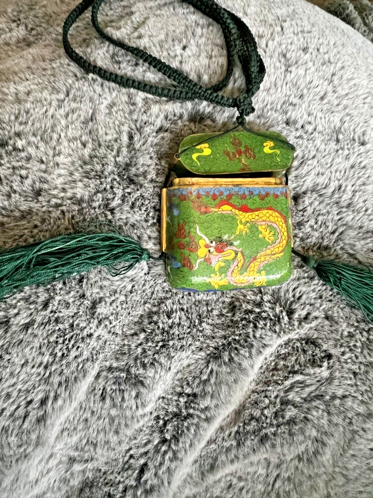 Vintage CHINESE CLOISONNE ENAMEL BRASS PURSE – green dragon