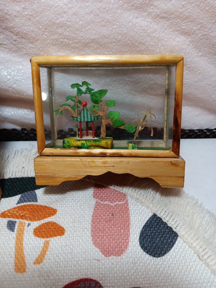 Vintage Chinese Miniature Glass Bamboo Frame Diorama!!!