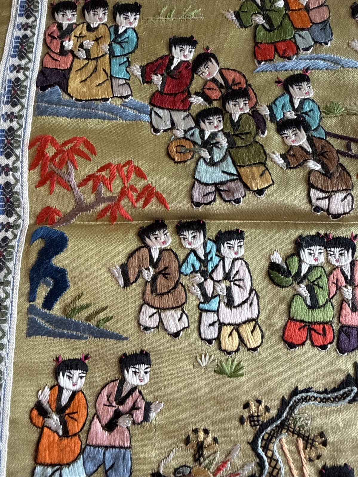 VTG Chinese Embroidered Silk Panel Wall Hanging of 100 Children 25.75” x 13”