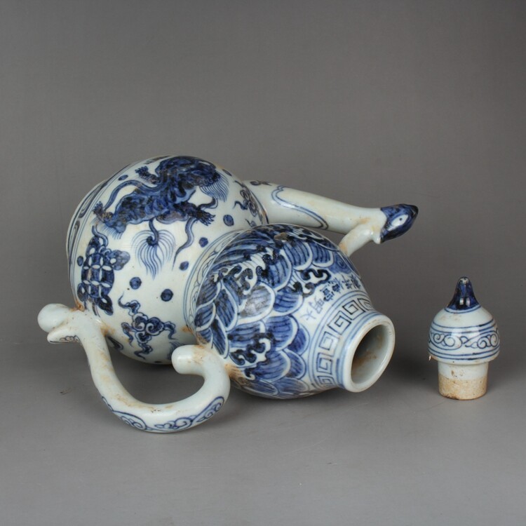 8.8″ China Blue White Porcelain Freehand Sketching Foo Fu Dog Lion Gourd Teapots