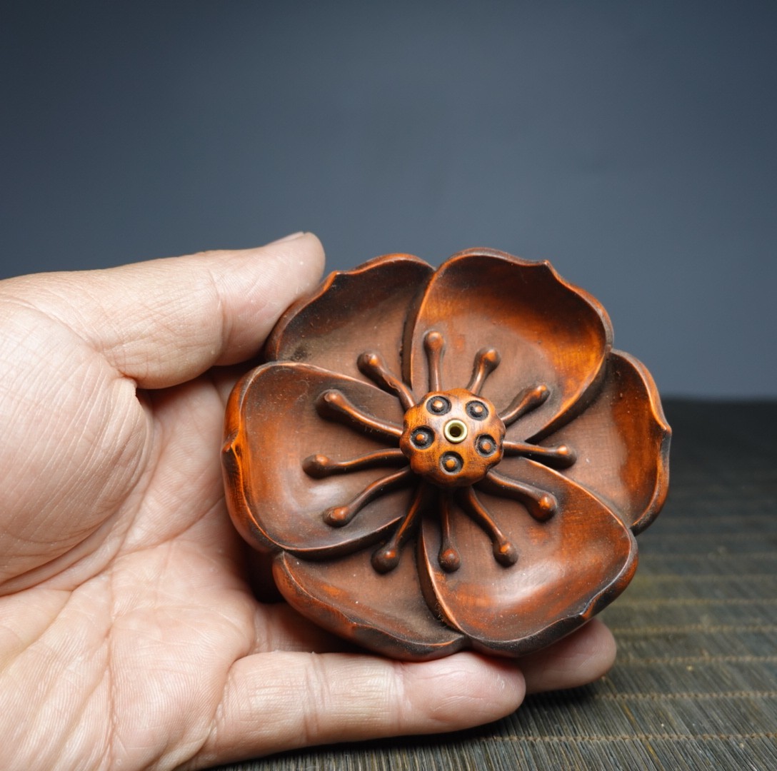 3.1″ China Box-wood Carving Chrysanthemum Incense Holder Zen Style Stick Burner