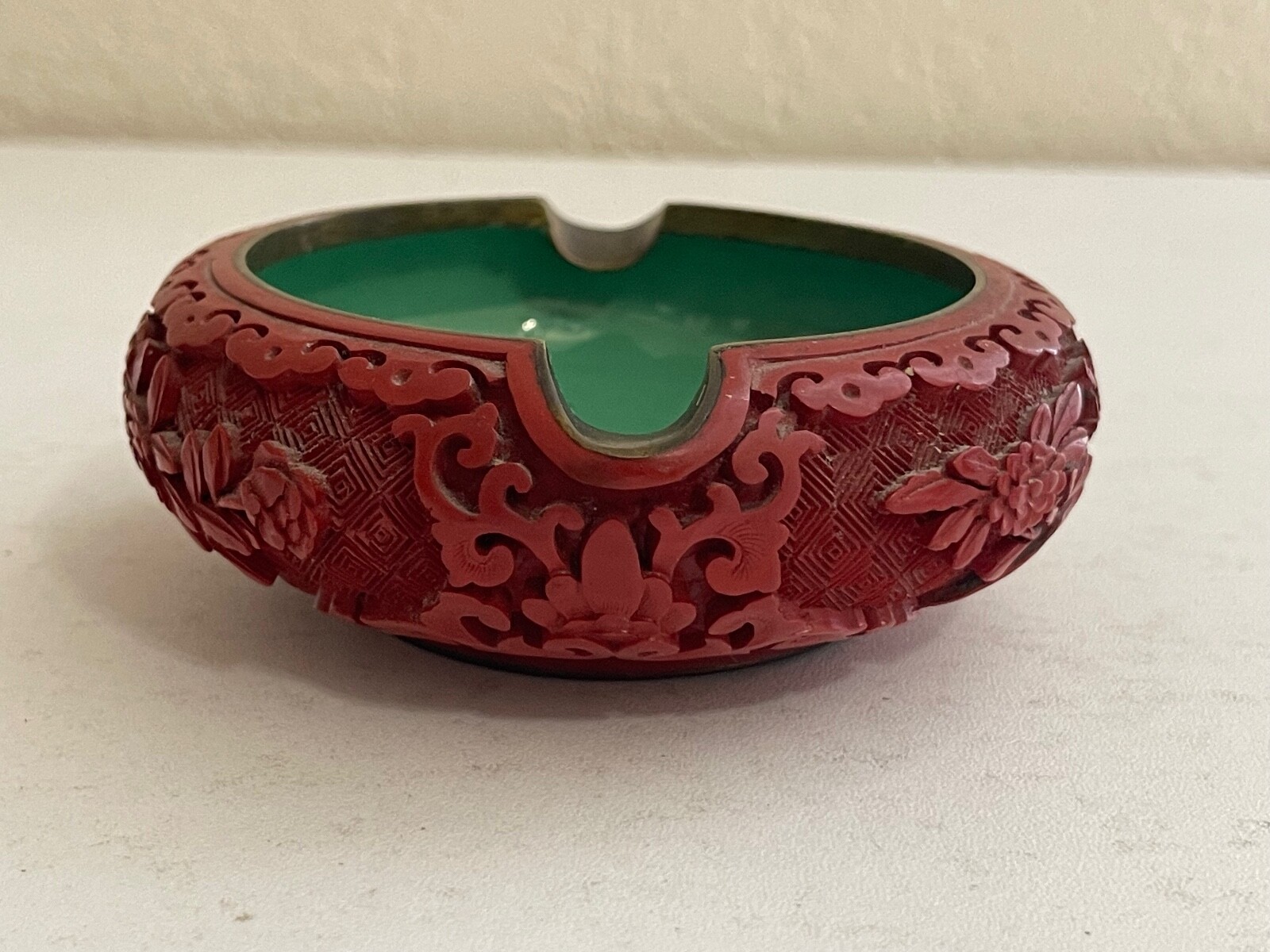 Vintage Chinese Cinnabar & Cloisonne Ashtray w/ Floral Decoration