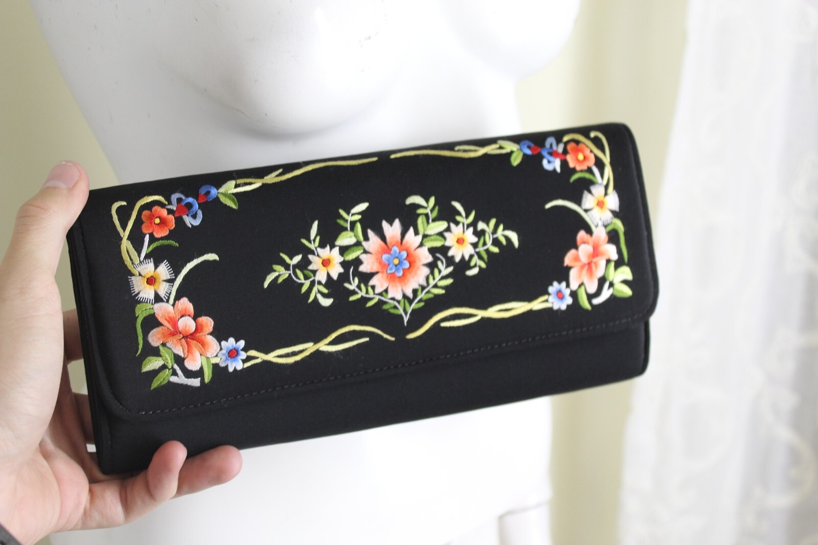 Estate 70s 80s Art-to-Wear Chinese Silk Embroidered Boho Long Wallet