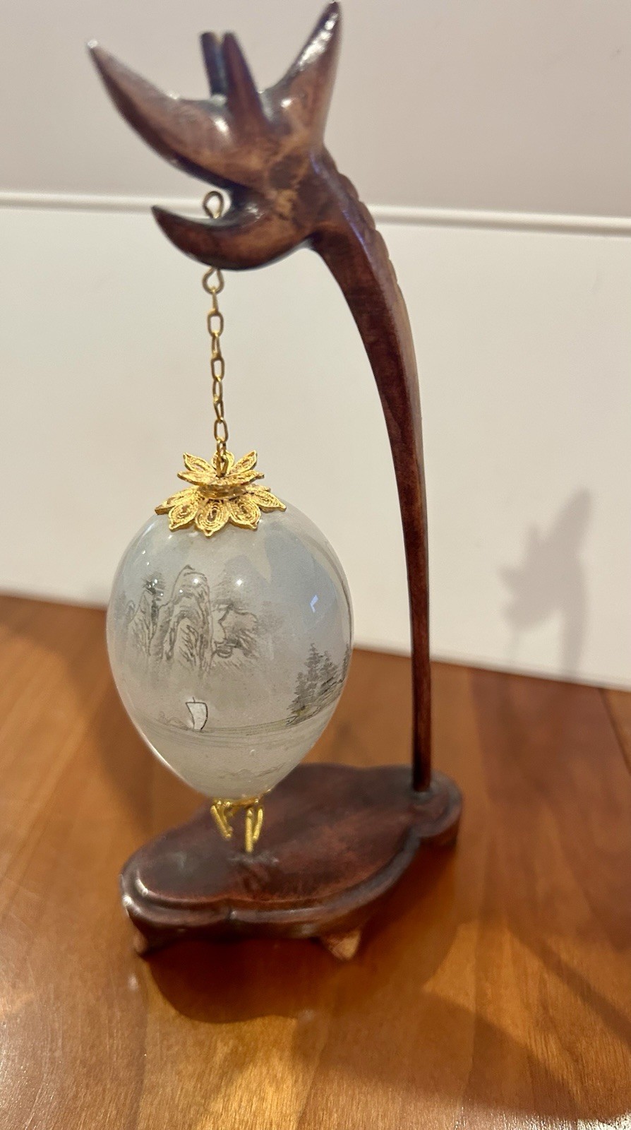 ESTATE VTG SOUVENIR FROM ASIA REVERSE PAINTED EGG DISPLAY ON WOOD STAND