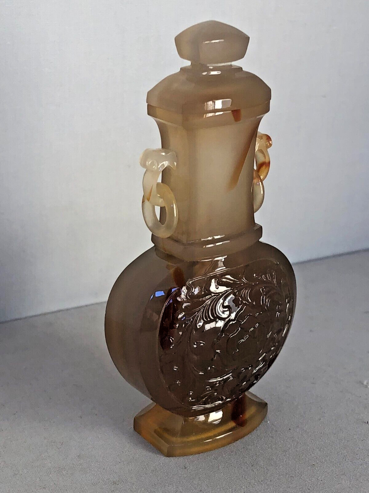 Vintage Chinese Agate High Quality Carving Small Vase with Top