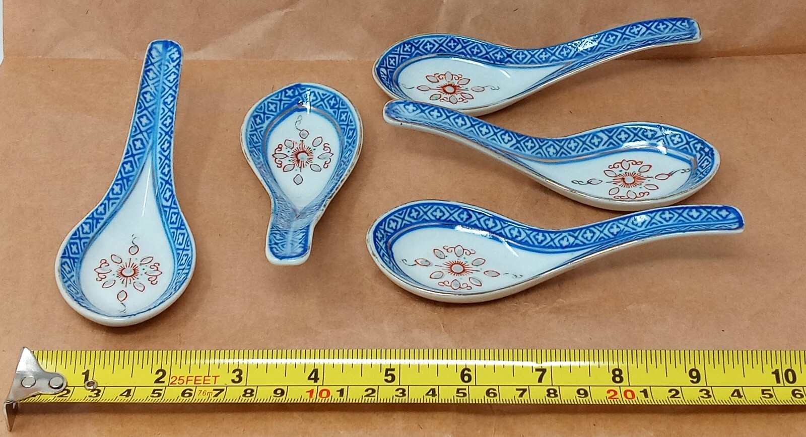 Rice Pattern Porcelain Ceramic Ramen Soup Spoons set of 5 white w/ blue & red