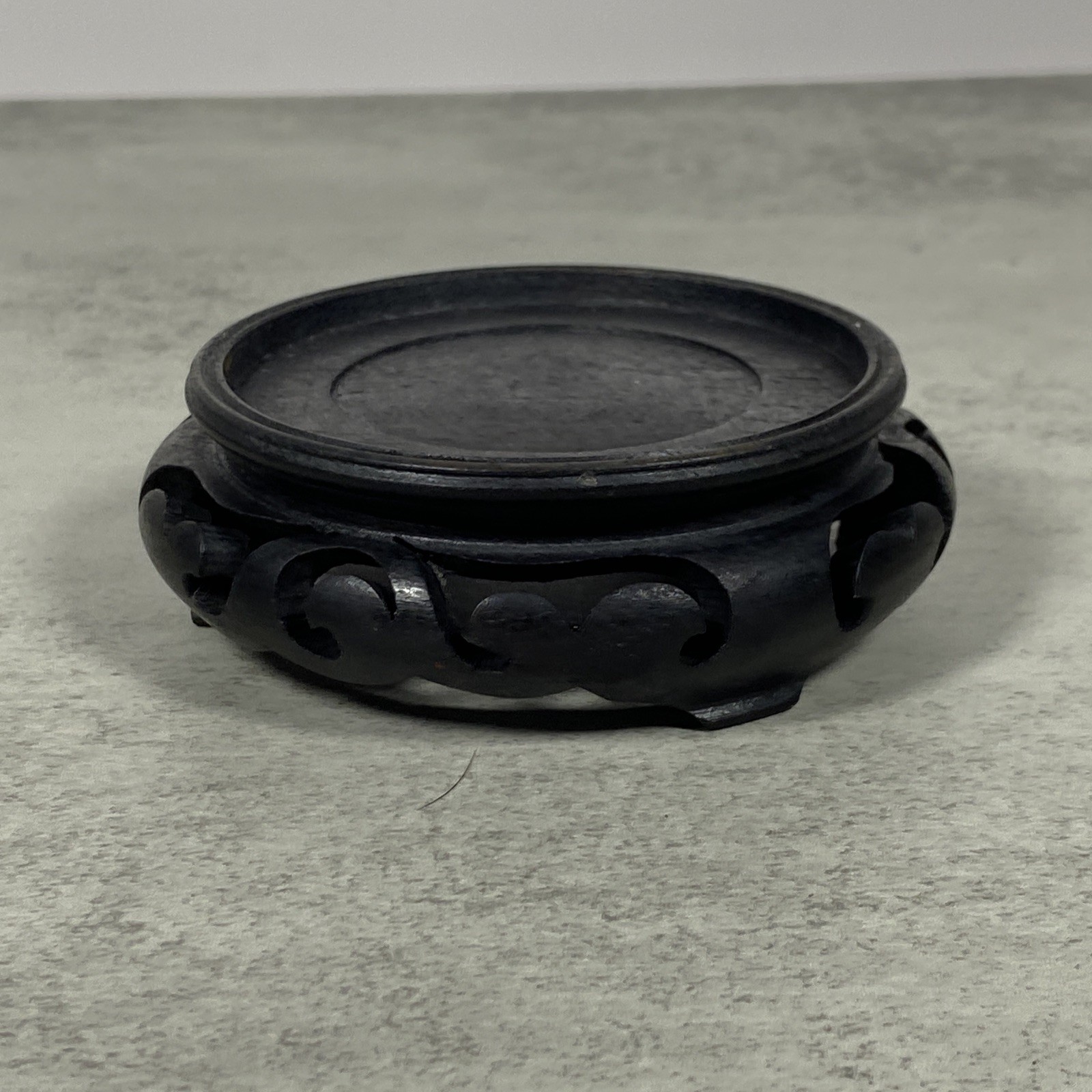 Vintage Chinese Carved Wood Display Stand Ebony Vase Bowl Figurine 3.25″ D FLAW