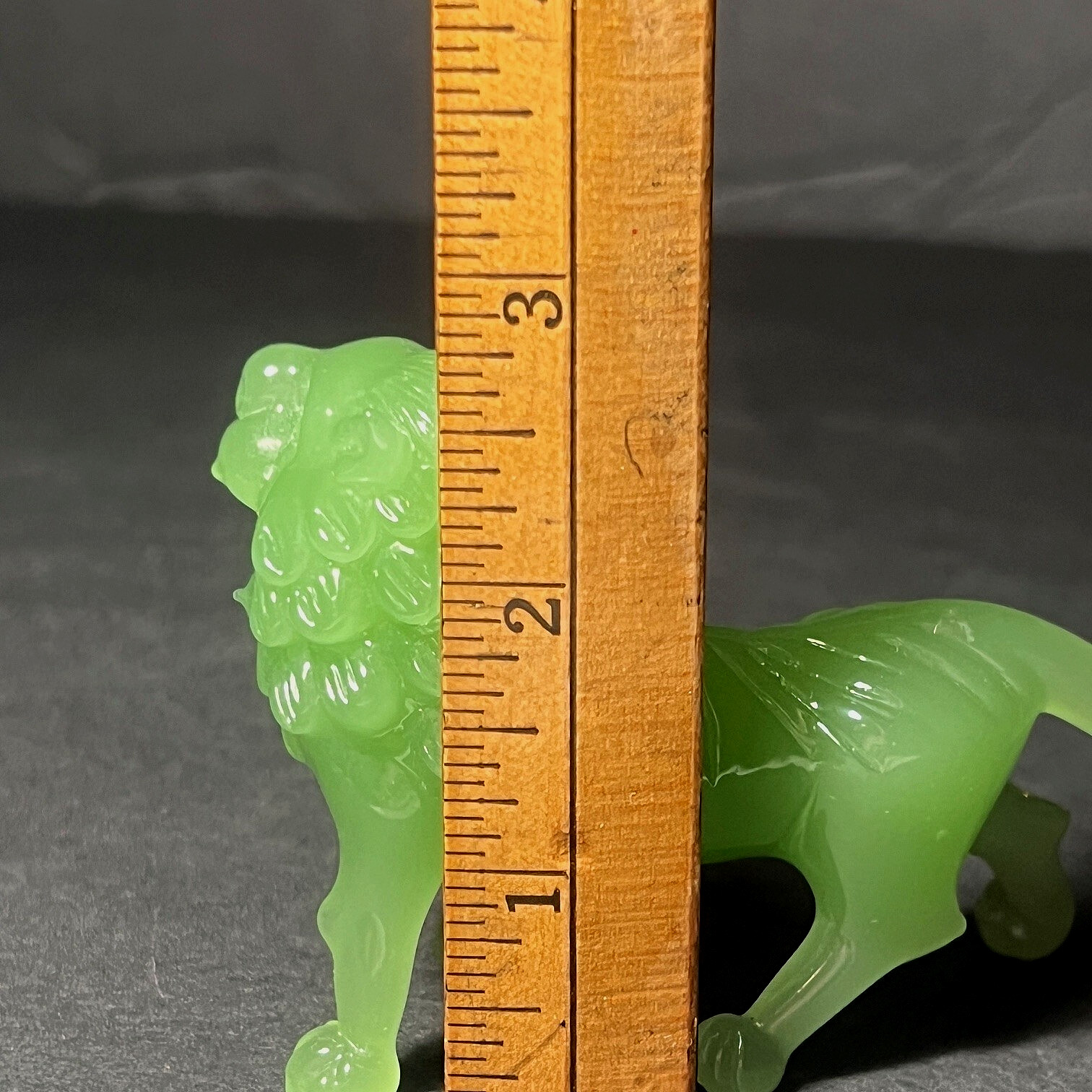 2 Vintage Chinese Carved Jade Stone Lion Sculptures & Stand in Box 2.75″ x 4.5″