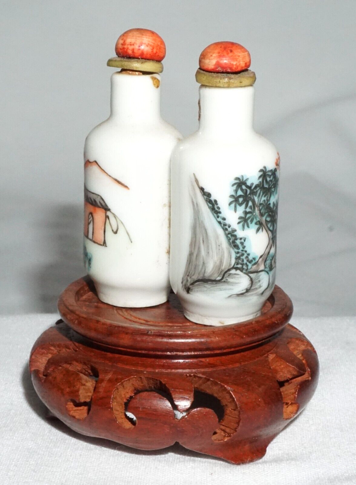 Antique Chinese Porcelain Snuff Bottle w. Landscape & Marks on Base (LLA) IC