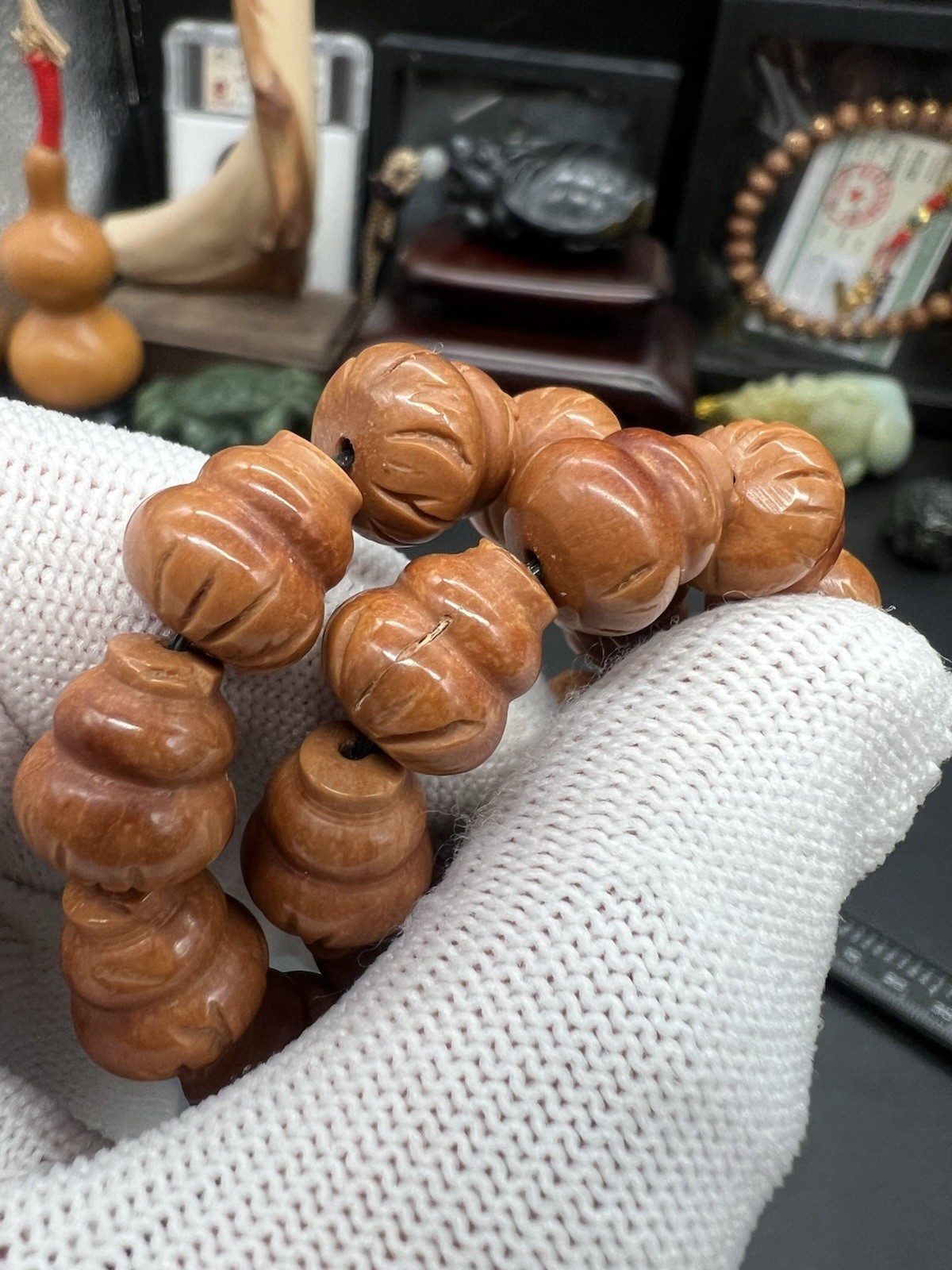 11x12mm dragon patterned peach pit carved gourd bracelet 龙纹桃核雕刻小葫芦手串
