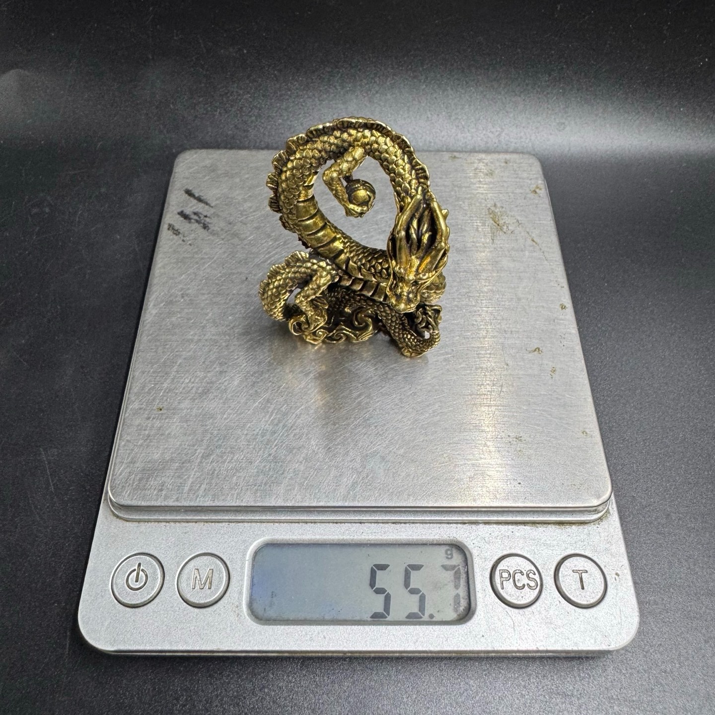 Vintage Hollow Brass Coiled Dragon Statue Play Pearl Fenghui Wealth DeskOrnament