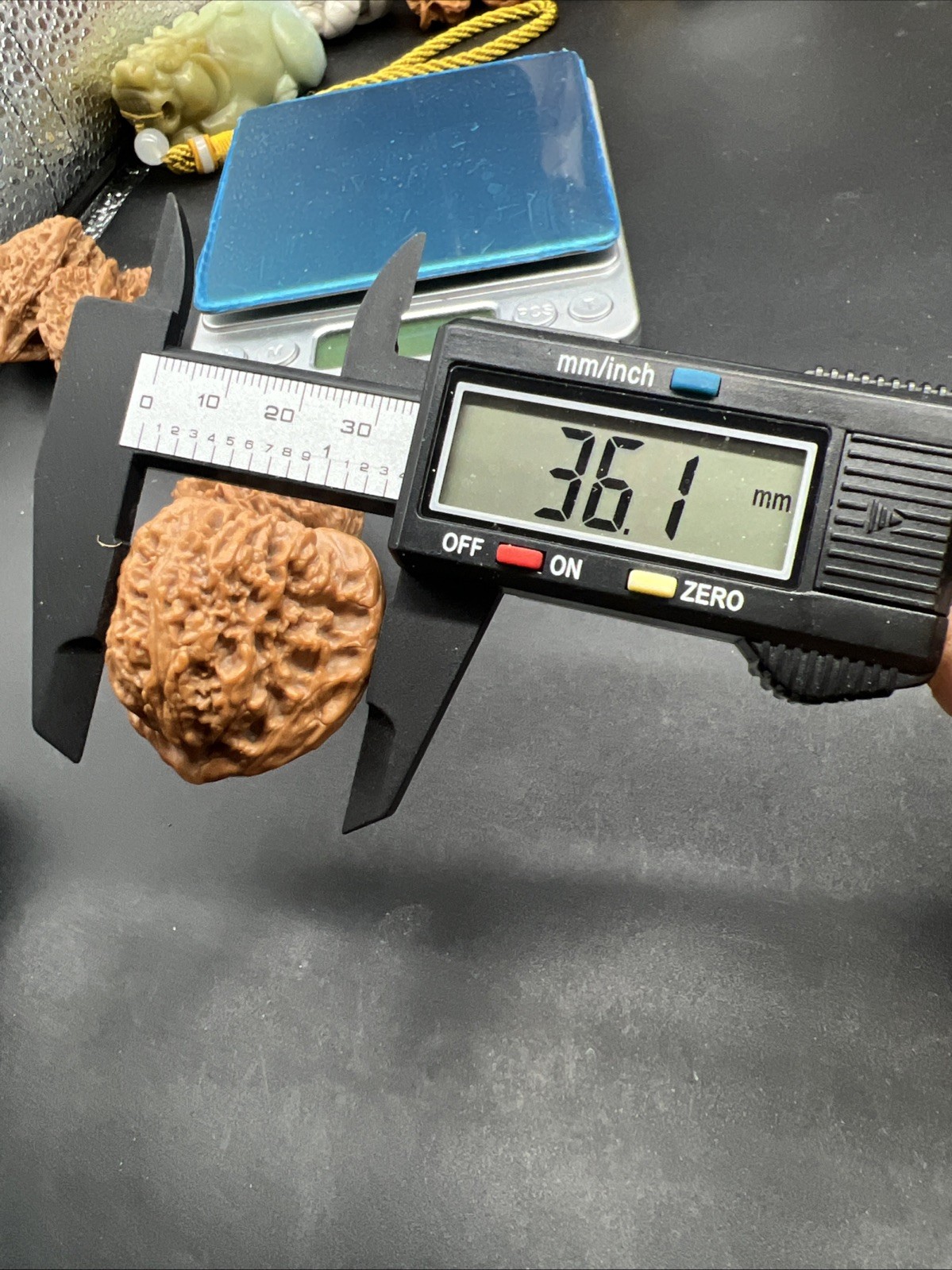 Pair of Match Chinese Health Walnut Collection36×34×33mm 精配文玩核桃～南疆石
