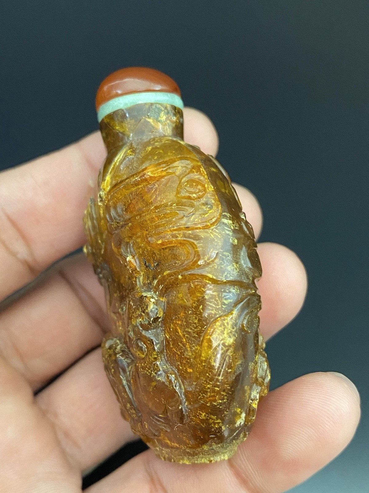 Antique Chinese Carved Honey Amber Foo Dog Lion Motif Snuff Bottle Carnelian Cap