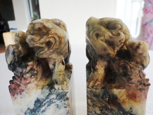 Vintage Shishi (lions or “foo dogs”) with 2 cubs — bookend seals – estate sale
