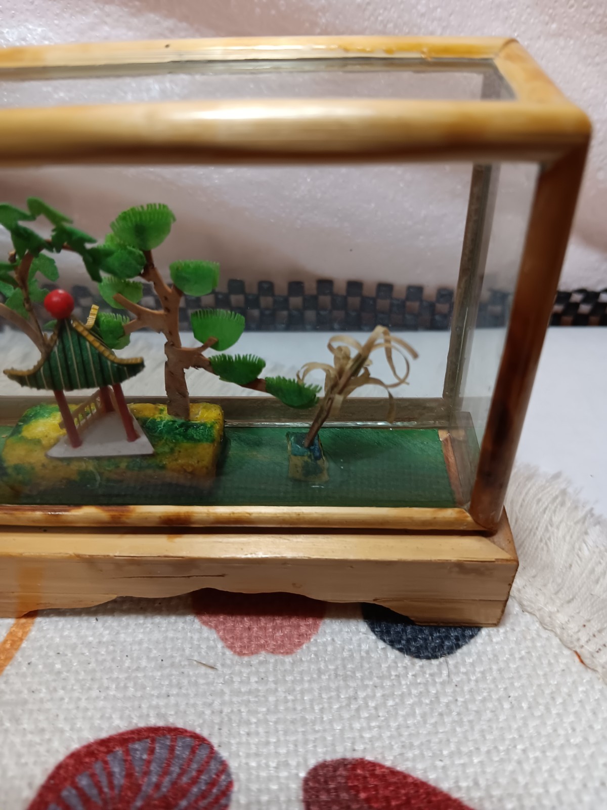 Vintage Chinese Miniature Glass Bamboo Frame Diorama!!!