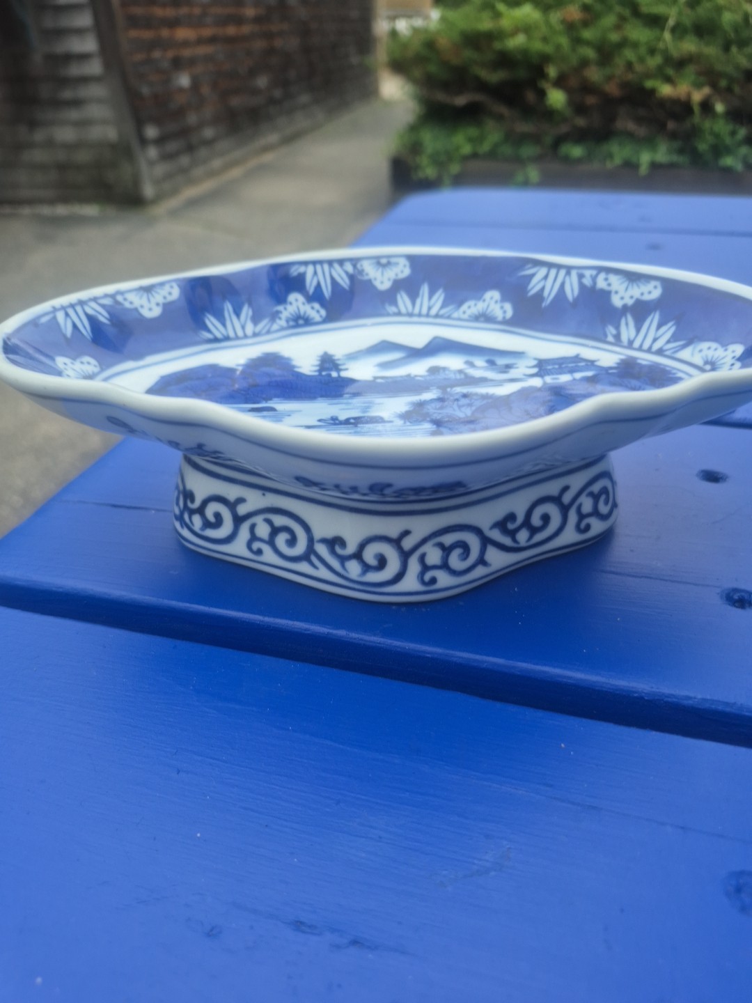 Chinese Cantonese Blue And White Small Centerpiece