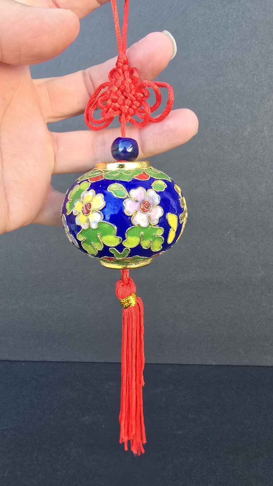 Vtg Oriental Chinese Cloisonne Enamel Ball Gold Red Knot & Tassel Ornament
