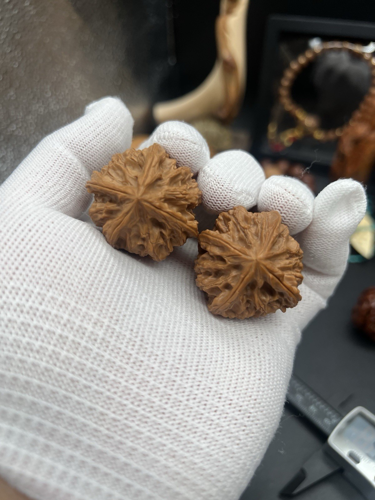 Pair of Match Chinese Health Walnut 36×35×39mm精配文玩核桃～野生无名小众四棱