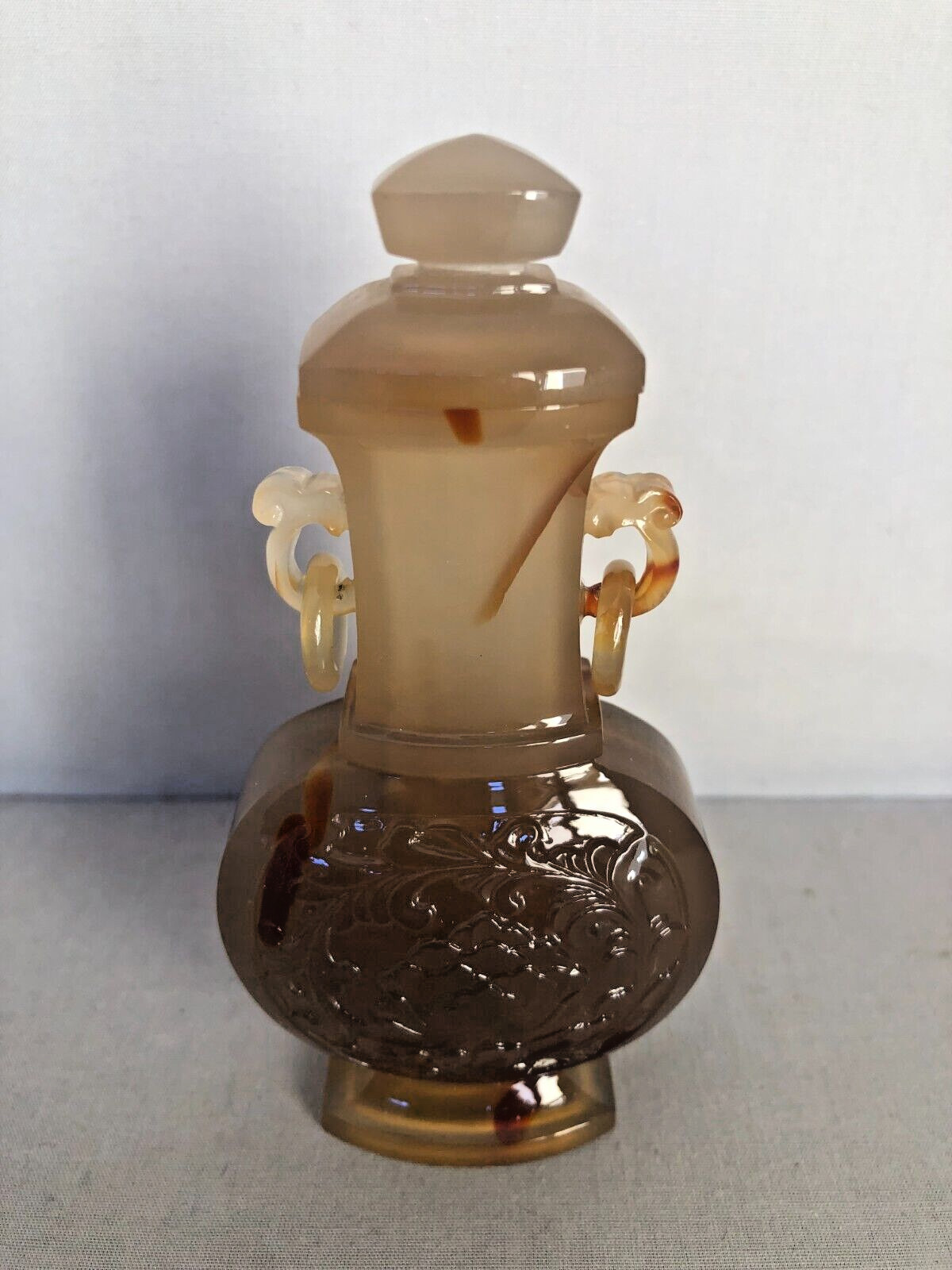Vintage Chinese Agate High Quality Carving Small Vase with Top