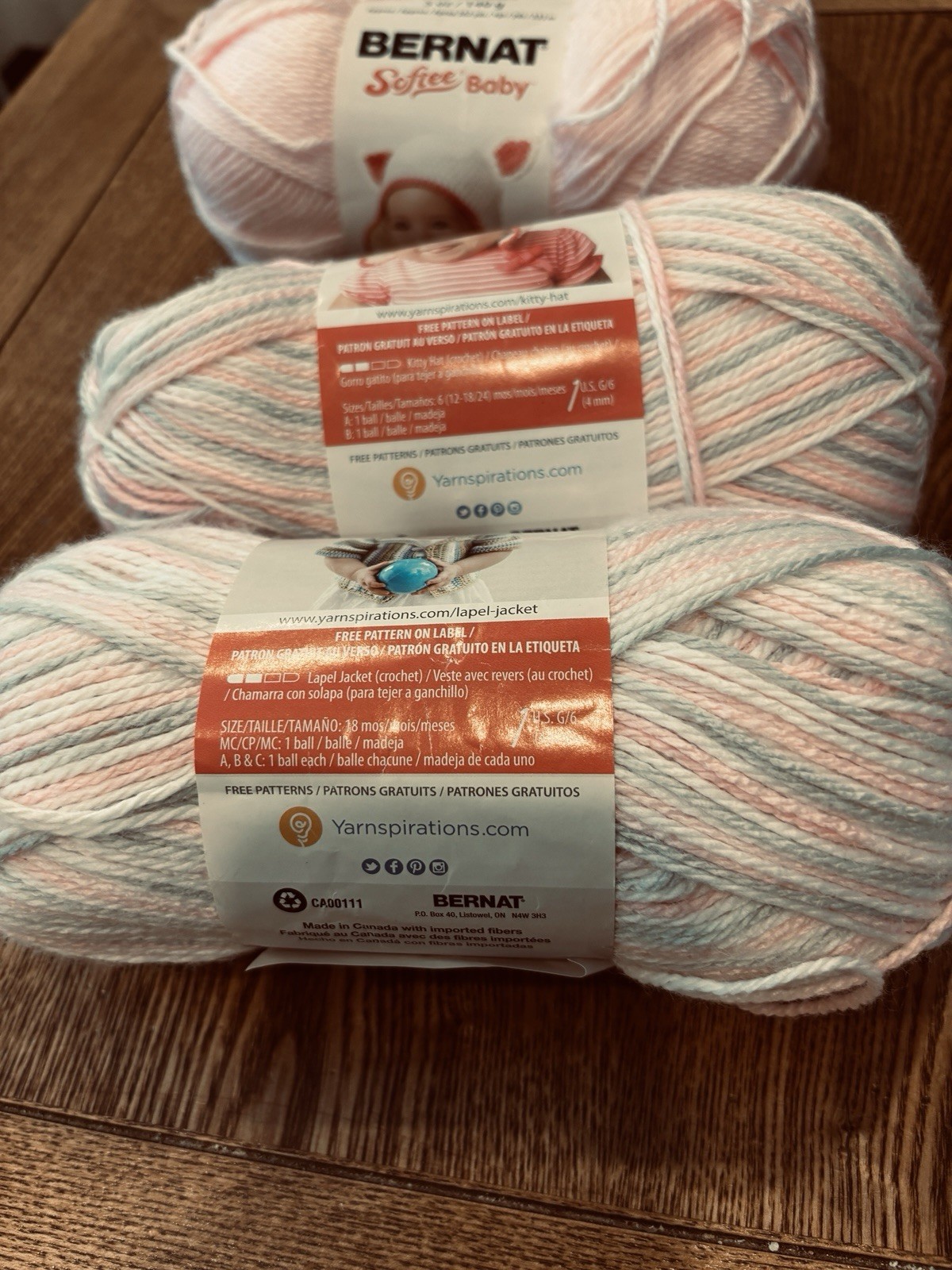 Lot 4 Skeins Bernat Softee 2 Variegated( Same Lot) 2 Solid Pinks KnittingCrochet