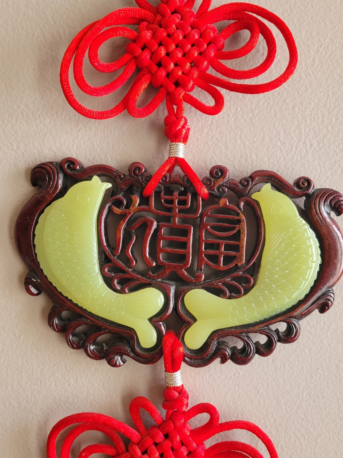 Chinese Oriental wall Hanging faux jade koi fish Carved Wood Red Tassel 35″ Long