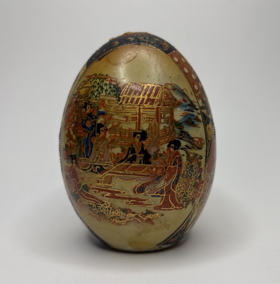 LOOK Satsuma Asian Porcelain Hand Painted Egg – Geisha Gold Gilt Japan Nice
