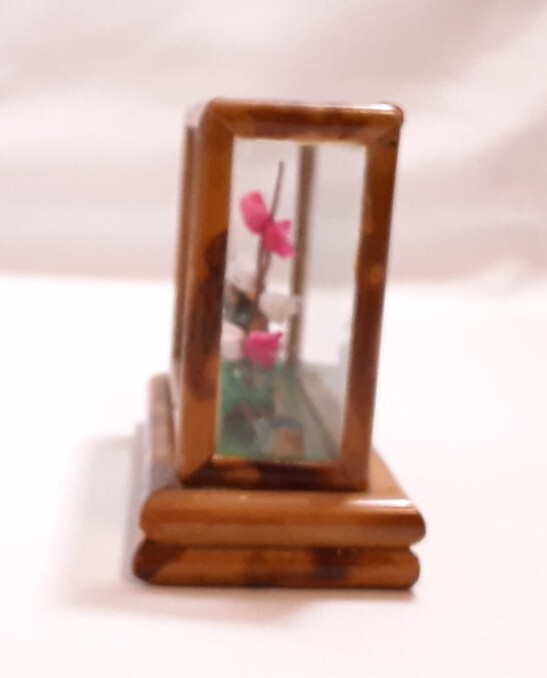 Vtg Asian Oriental 4″ Shadow Box (Bird, Flowers)