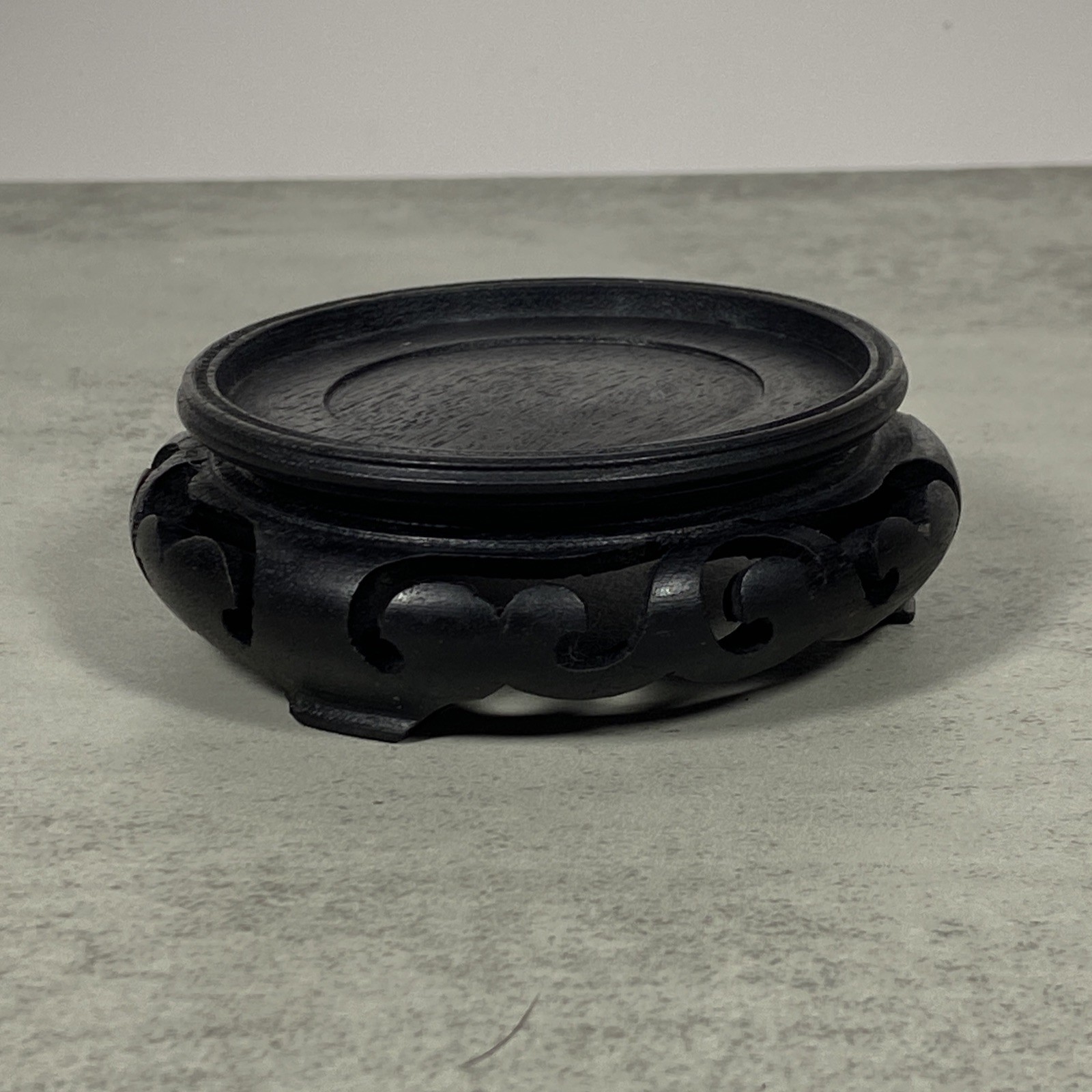 Vintage Chinese Carved Wood Display Stand Ebony Vase Bowl Figurine 3.25″ D FLAW
