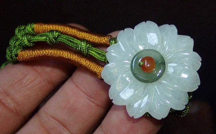 ELEGANT Chinese hand CHAIN: Jade beauty Jasmine