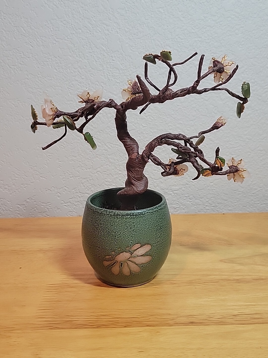 VTG Chinese Rose Quartz Jade Flowering Bonsai Tree 8″ Tall Gold Toned Leaves