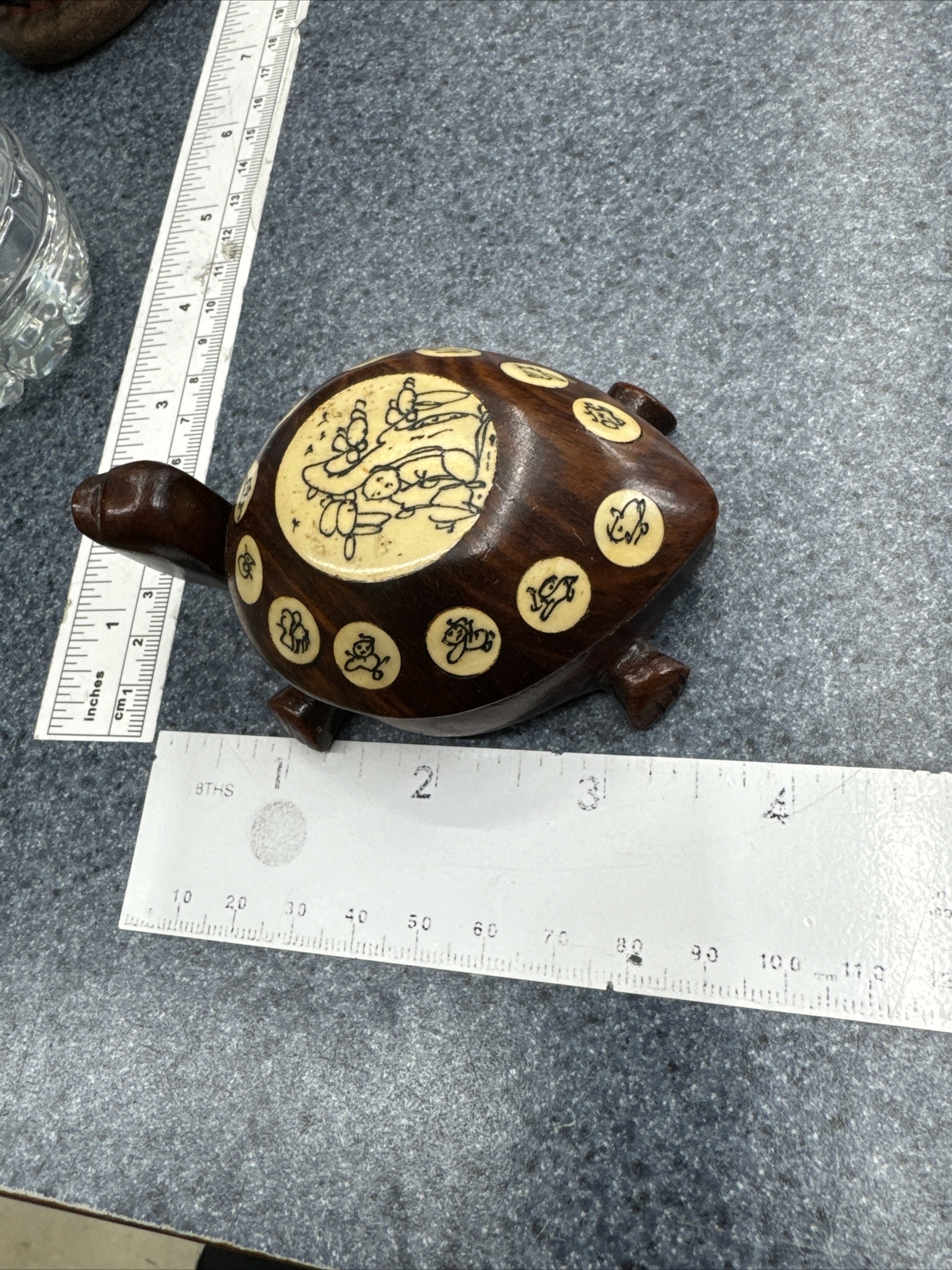 VINTAGE CARVED WOOD TURTLE OPENS TO COMPASS WITH INLAID CHINESE ZODIAC SIGNS