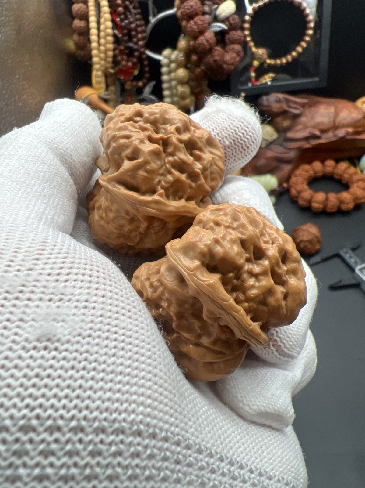 Pair of Match Chinese Health Walnut 36×38×31 精配文玩核桃金蟾蛤蟆头