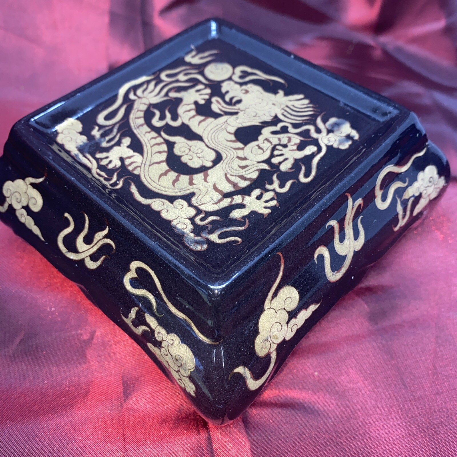 Black & Gold Dragon Trinket Base Candle Yi Lin Arts Treasures of China See Burn