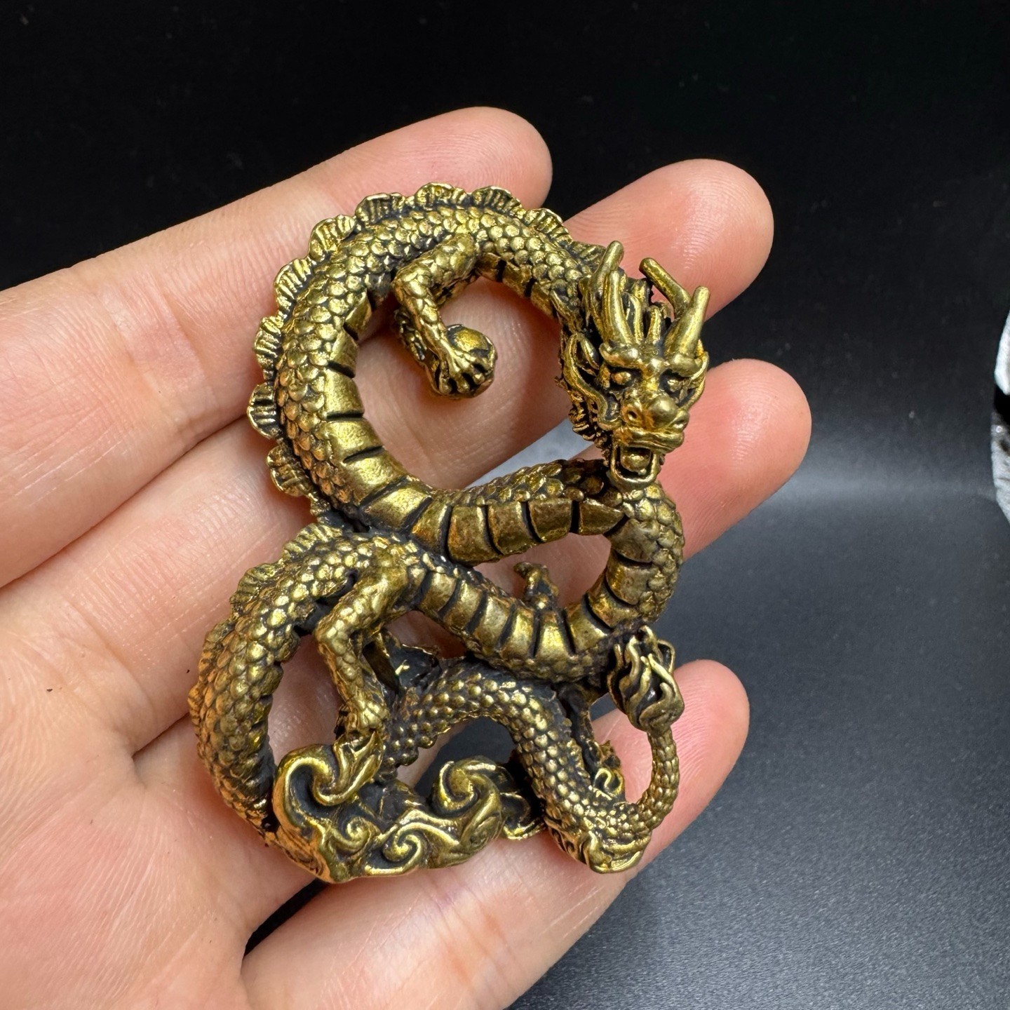 Vintage Hollow Brass Coiled Dragon Statue Play Pearl Fenghui Wealth DeskOrnament