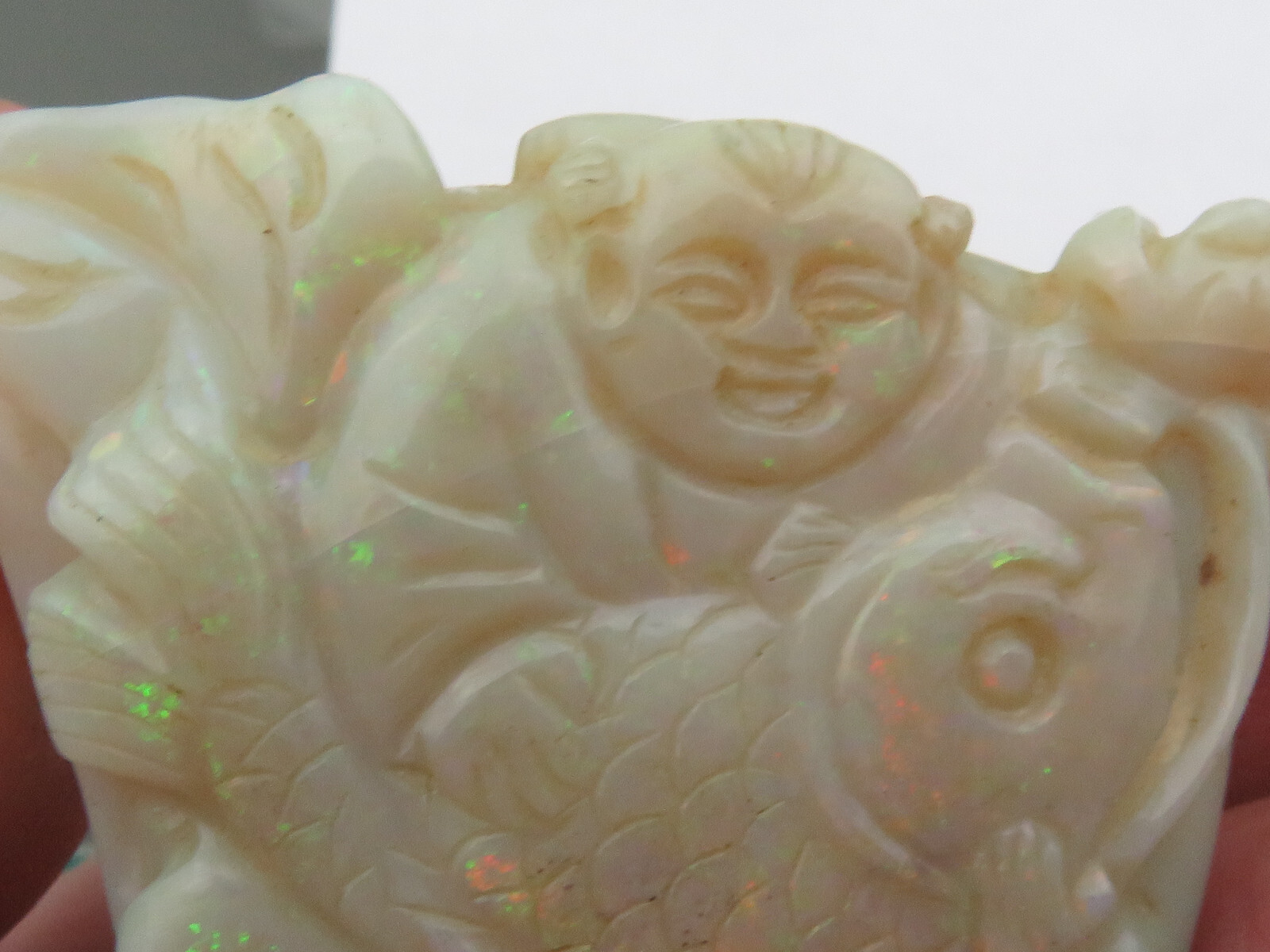 Antique Qing Dynasty Chinese carved Australian opal 105,5 Ct. SNUFF BOTTLE