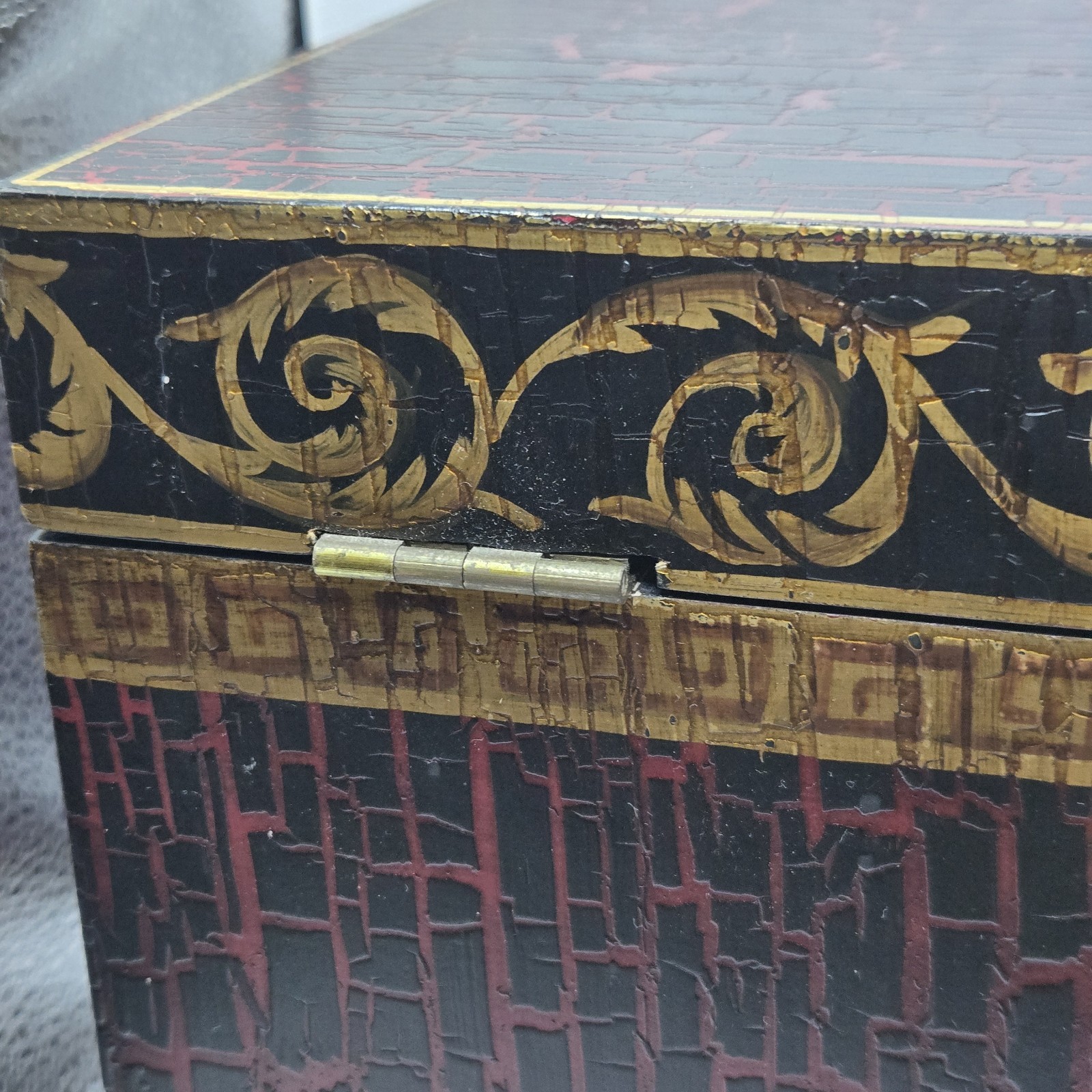 Vintage Large Asian Wood Pagoda Top Jewelry Box Storage, Brass Feet. 11×8×8.5″