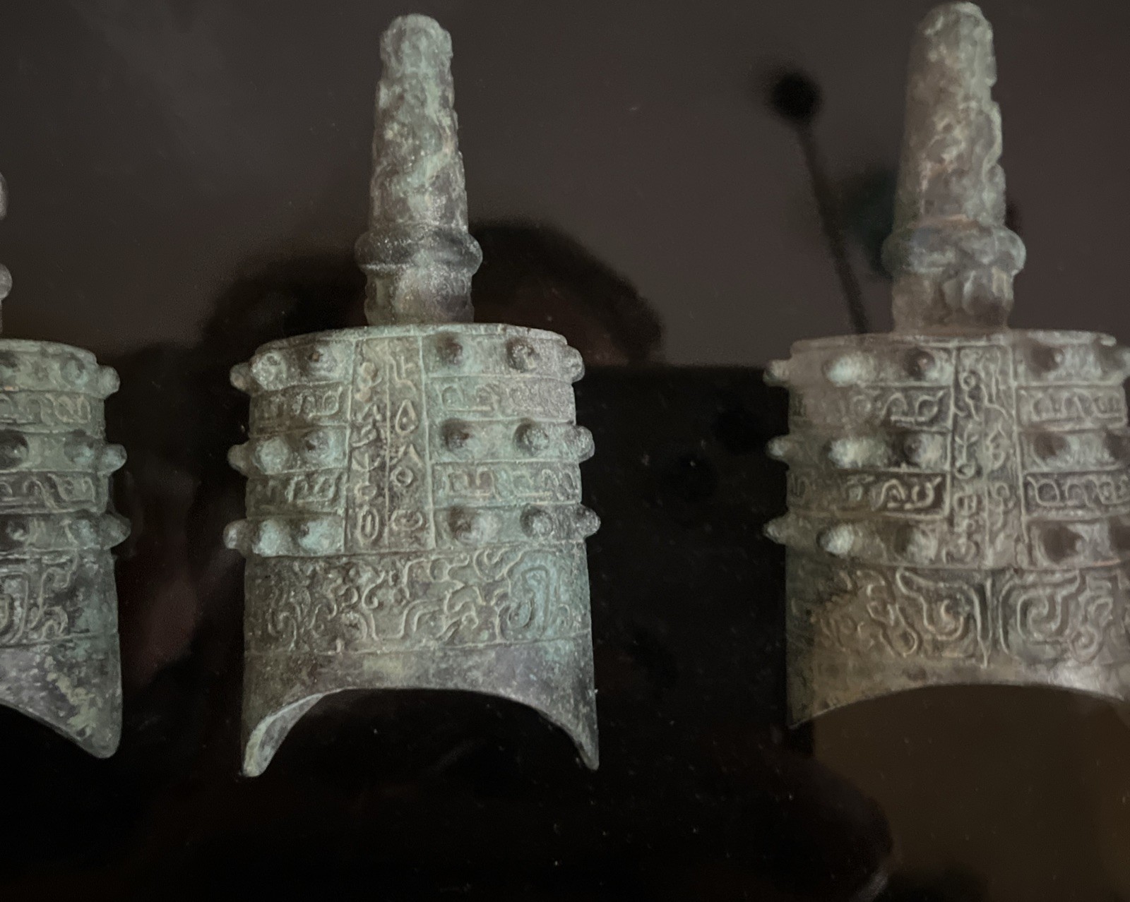 Chinese Framed Vintage Set Of 5 Antique Bronze Bianzhong Replica Meditation Bell