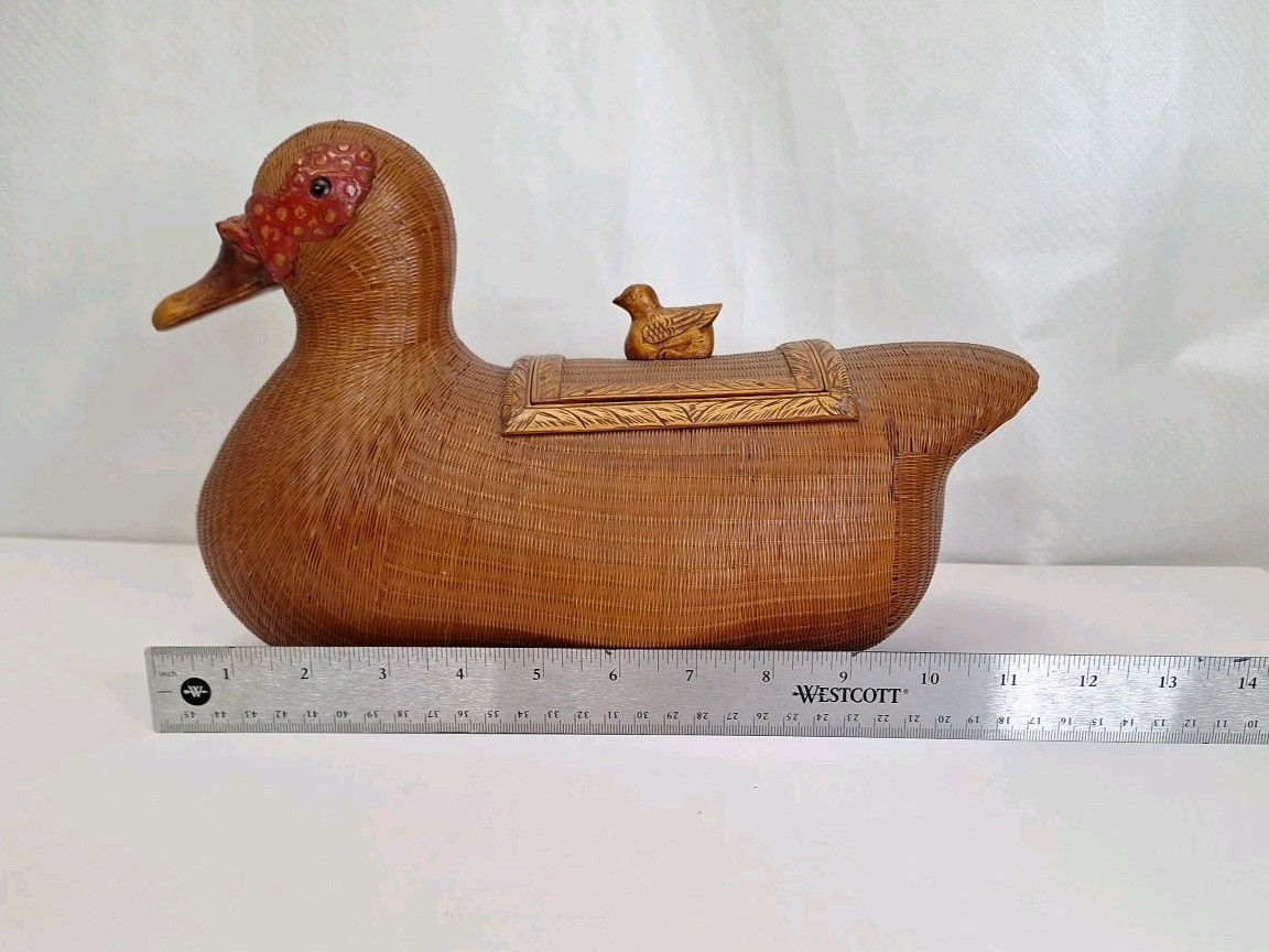 Mid Century SHANGHAI HANDICRAFTS WICKER & CARVED WOOD BASKETRY Basket BOX DUCK