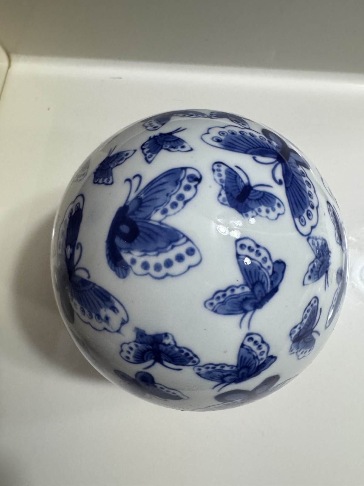 VTG Blue & White 7.5” Ceramic Butterfly Porcelain Chinoiserie Decorative Egg