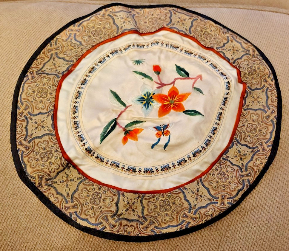 VINTAGE SILK SATIN EMBROIDERED DOILY BEIJING ESTATE 10 IN TAG ON BACK